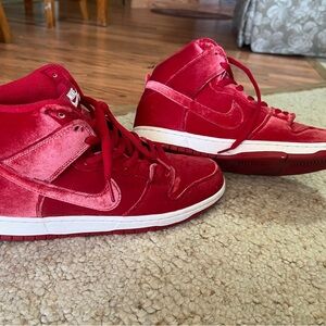 Nike SB prm ‘Red Velvet’ *SOLD*